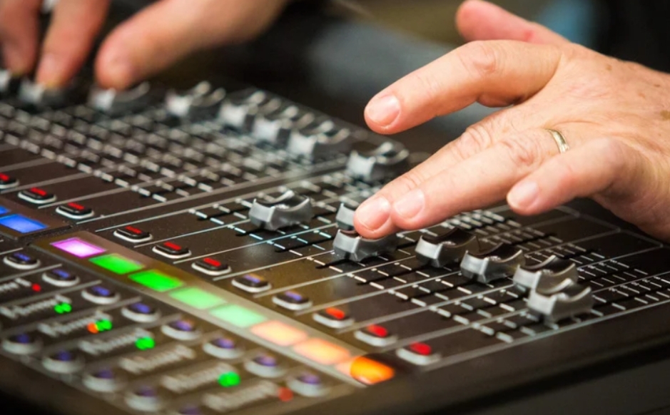 Showing the picture of a mixer